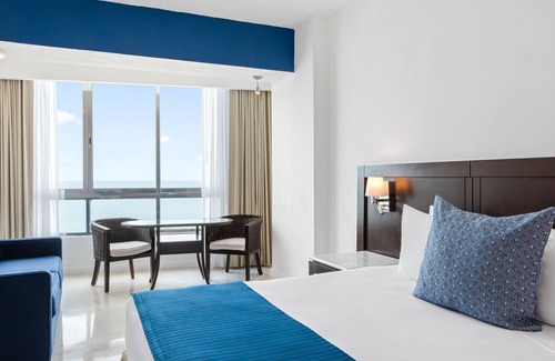 Marina Mazatlán Hotel | Park Royal Beach Mazatlán