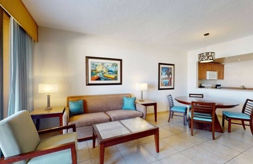 Candelero Abajo Condominio | Park Royal Club Cala 1BR Modern Condo