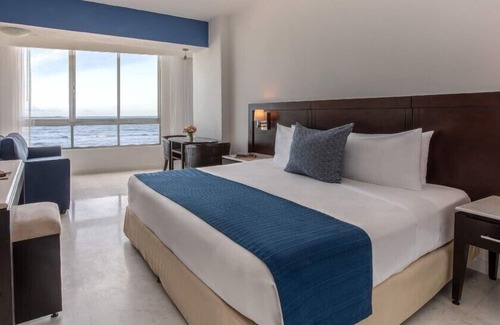 Marina Mazatlán Hotel | Park Royal Mazatlan Spacious Studio with Pool