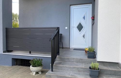 Bakonyszentkiraly Apartamento | Park Vendégház