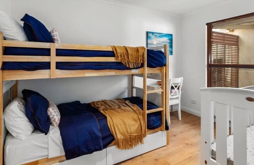 Aldinga Beach Casa | Park View - 4 Bedroom, 2 Bath, pool