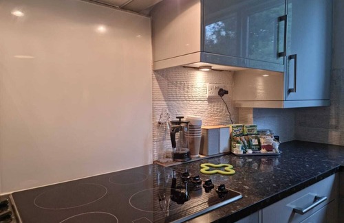 Salfords Apartamento | Park View Garden Apartment