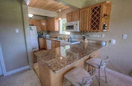 Lake Forest Condominio | Park View Paradise 3 Bedroom Condo by RedAwning