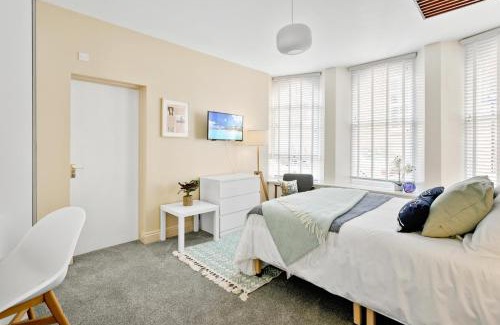 Paignton Apartamento | Park View R & R - Adult Only - Self-Catering - Free Parking - EV Point