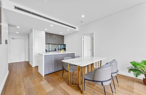 Zetland Apartamento | Park-View Serenity: 2BR Waterloo Retreat with Modern Flair