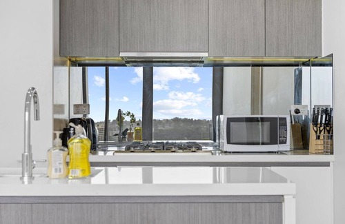 Zetland Apartamento | Park-View Serenity: 2BR Waterloo Retreat with Modern Flair