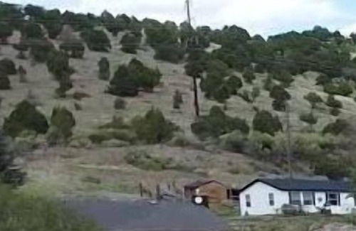 Beaver Alquiler De RV | Park your RV in a 1 acre yard where mule deer and wild turkeys roam daily.