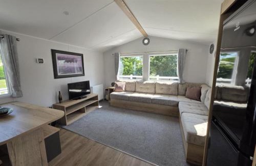 Skegness Apartamento | Parkdean Southview Vintage 33 8 Berth 3 Bed Caravan Glassed Front Veranda On Site Pool