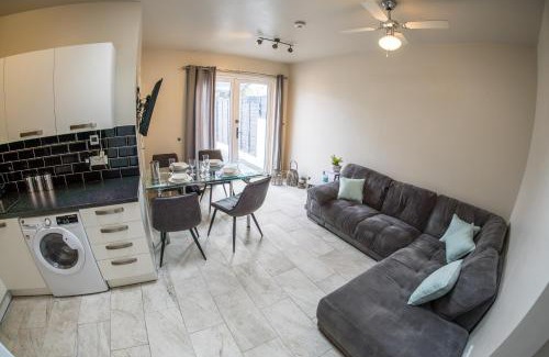 Pembroke Dock Apartamento | Parke -HotTub- Apartment