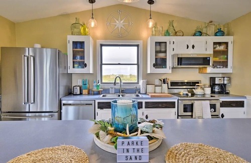 Corolla Casa | "Parked In The Sand"Corolla 4x4 beach house Ocean views/Wild Horses/Pet friendly