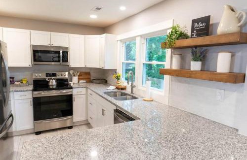 Fairview Casa | Parker House - 15 mins to Downtown Asheville