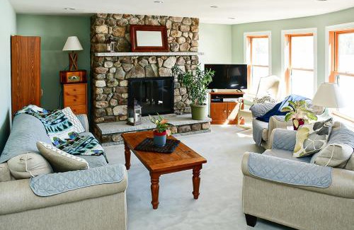 Casco Casa | Parker Pond Lodge