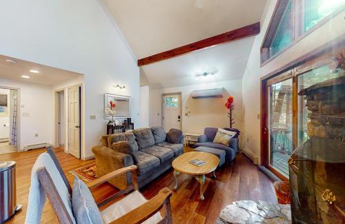 Casco Casa | Parker Pond's Perch