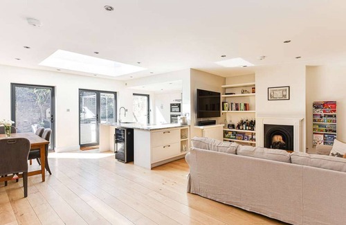 West Putney Casa | Parkfields | Pro-Managed