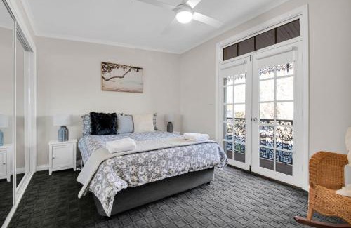 Wagga Wagga Casa | Parkham - CBD, Elegant Townhouse