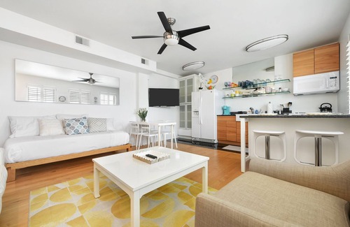 Bloomfield Apartamento | ♥Parking★ 5★ Location ♛King Bed♥West Penn Hospital~Elevator-WiFi~Central Loc.