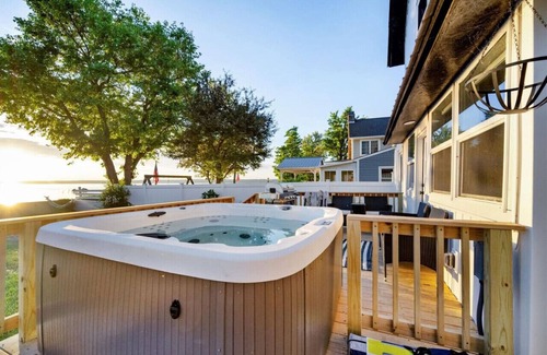Sylvan Beach Casa | "Park-Slice of Heaven"-Sleeps 7!