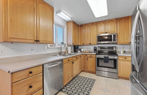 Taylorsville Casa | Parkside 4BR Retreat, Family Friendly