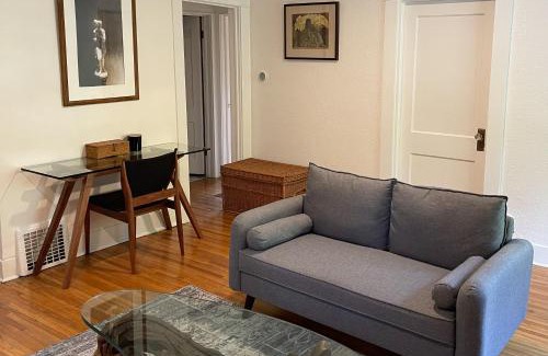 Manito Casa | Parkside Bungalow steps away from Manito Park