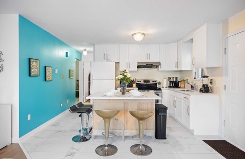 Riley Park-Little Mountain Casa | Parkside Charm/Minutes to Downtown/Steps to QE/Riley Park/Main St/Street Parking