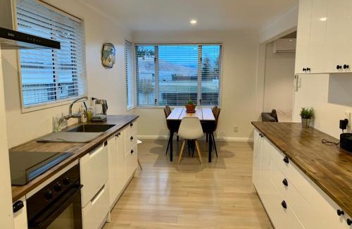 Lake Tekapo Casa | Parkside Holiday Home - Fully Fenced Garden