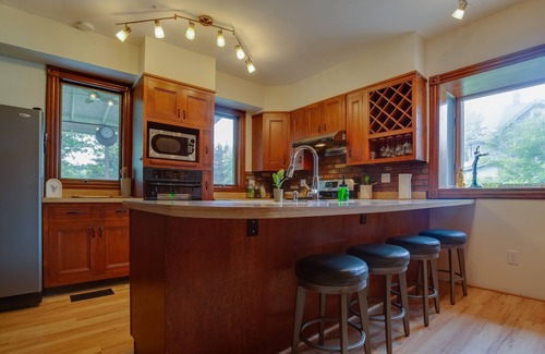 Hartwick Casa | Parkside Manor*NEW* - Walk to Husky Park!8Mi.toCDP