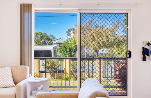 Redcliffe Apartamento | Parkside Villa on the Creek