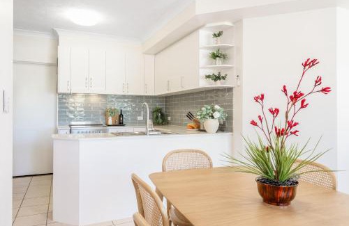 Redcliffe Apartamento | Parkside Villa on the Creek
