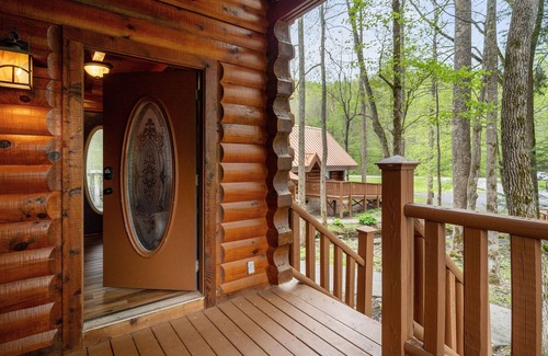 Gatlinburg - Pigeon Forge Cabina | Parkway Treasure 3 Bedroom Cabin by Heavenly Views Resort