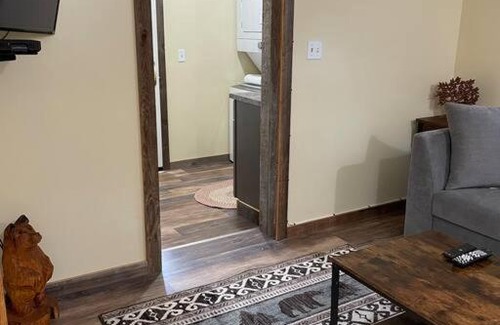 Gardiner Casa | ParkWay Yellowstone Guest House Apartment #3