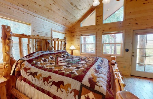 Whitepine Casa | Parlin Paradise - Parlin/Ohio City