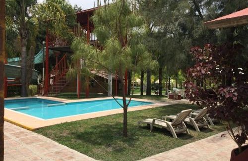Purísima del Rincón Otro | Parque Girasoles Balneario & Cabañas