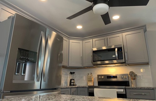 East York Casa | Parrot Bay Ranchern3 Bedroom 2 Full BathnEV Charging StationnWiFi , central HVAC