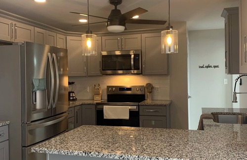 East York Casa | Parrot Bay Ranchern3 Bedroom 2 Full BathnEV Charging StationnWiFi , central HVAC