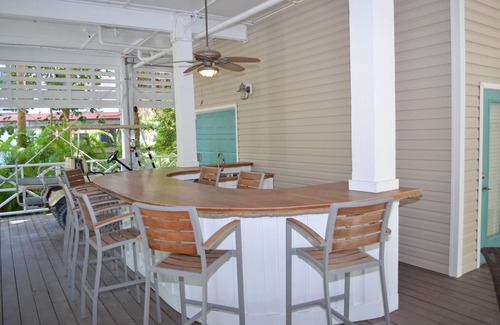Jose's Hideaway Casa | Parrothead's Paradise - 4 BR House - Private Boat Dock & Brand New Heated Pool