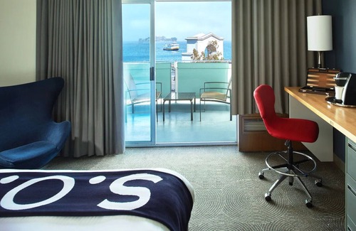 Fisherman's Wharf Hotel | Partial Bay Stay at Zephyr | 2 Double Beds w/ Game Room & Gym Access!
