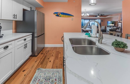 Mexico Beach Condominio | Partial Gulf Views, Covered Parking, Pool, HotTub!