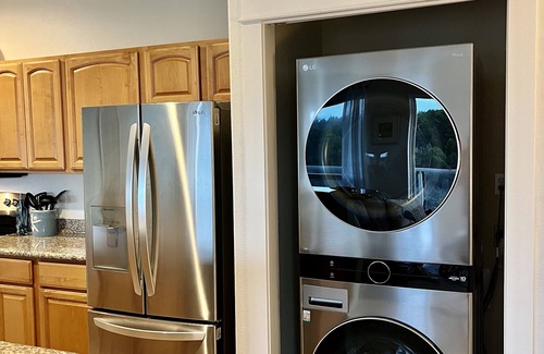 Westport Condominio | Partial ocean view ~ Saltwater Heated Pool ~ Hot Tub ~ King Bed!