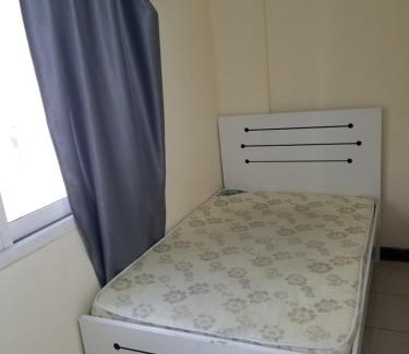 Al Muraqqabat Apartamento | Partition Rooms in Hotel Apartment