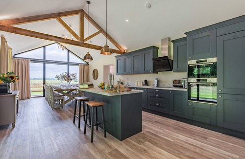 East Ilsley Cabaña | Partridge - sleeps 12 guests in 6 bedrooms