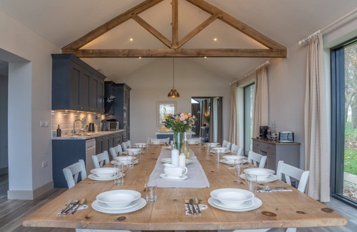 East Ilsley Cabaña | Partridge - sleeps 12 guests in 6 bedrooms