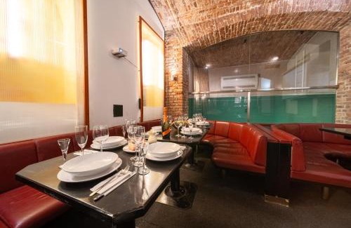 Smichov Apartamento | Party ClubHouse with Bar, Panoramic Pool & Sauna