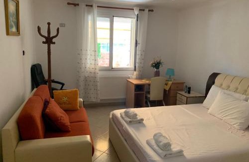 Mbrostar-Urë Apartamento | Pasho's house