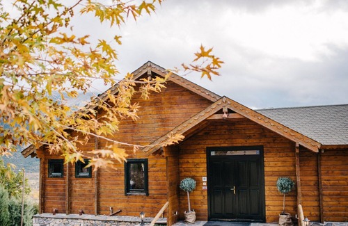 Feneos Chalet De Esquí | Pasithea Mountain Chalet
