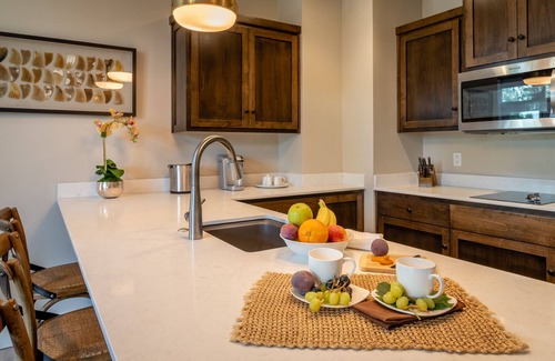 Paso Robles Apartamento | Suite con balcón distintivo en el centro de Paso Robles