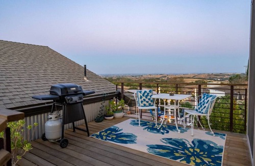 Paso Robles Condominio | ¡Despierta con hermosas vistas de viñedos y puestas de sol por la noche!