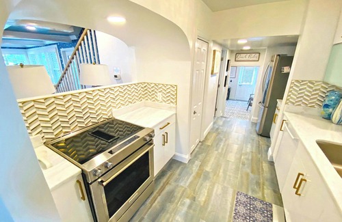 Pass-a-Grille Casa | Pass-A-Grille Luxury Pool Sleeps 10