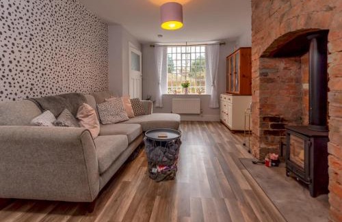 Coalbrookdale Casa | Pass the Keys 18th Century Mill Cottage