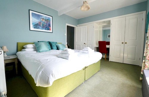 Aberdovey Casa | Pass the Keys 3 Bed Terrace with fantastic views over estuary