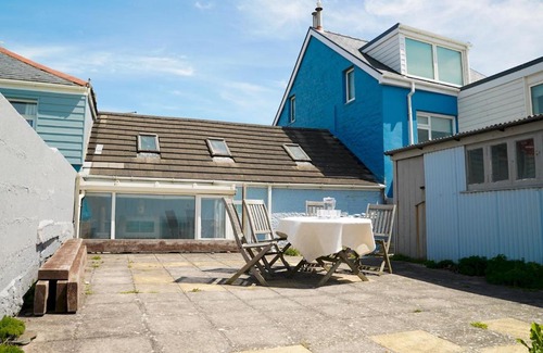 Borth Casa | Pass the Keys 3-bedroom beach house with off street parking